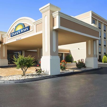 Days Inn By Wyndham Rome Downtown Екстер'єр фото