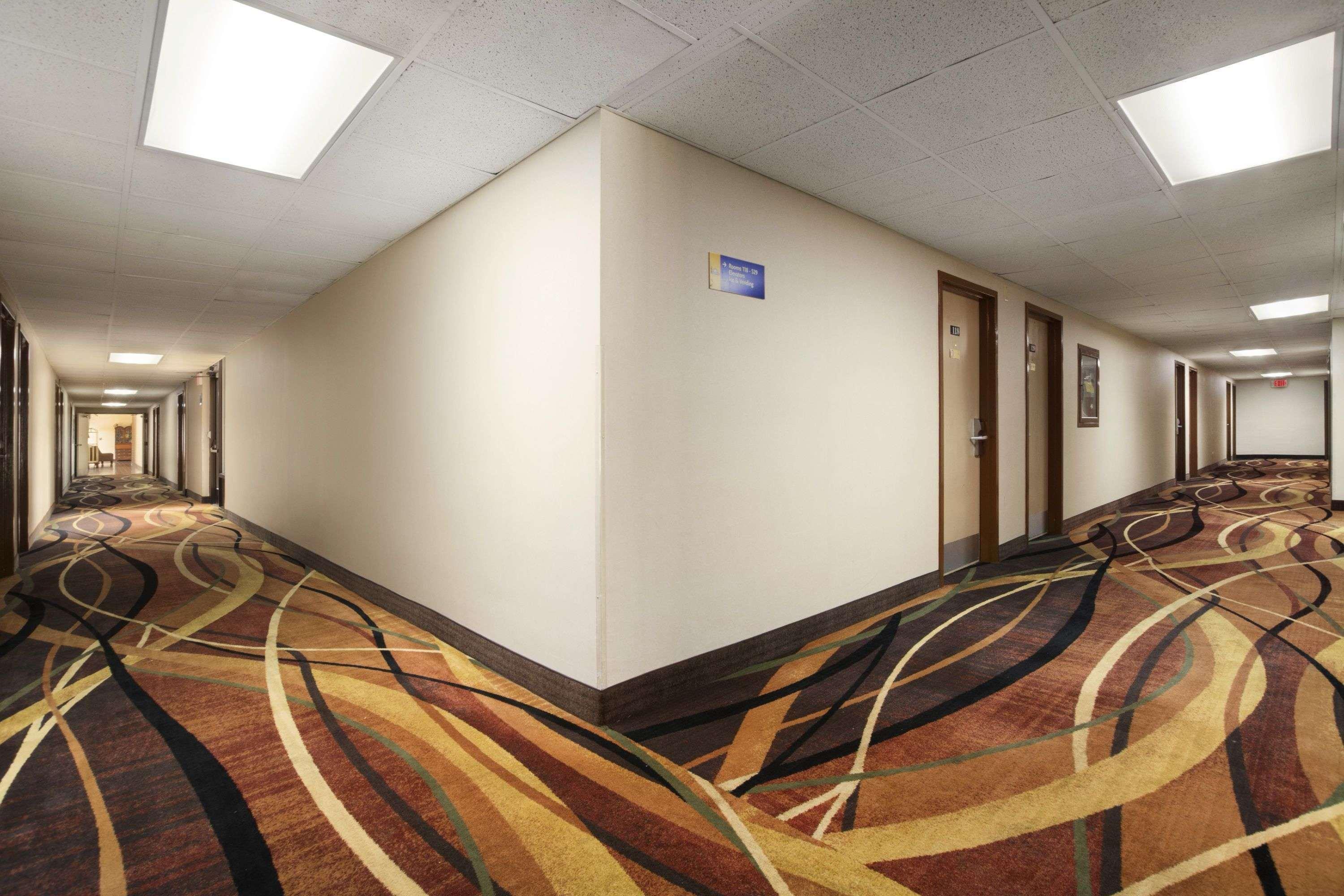 Days Inn By Wyndham Rome Downtown Екстер'єр фото