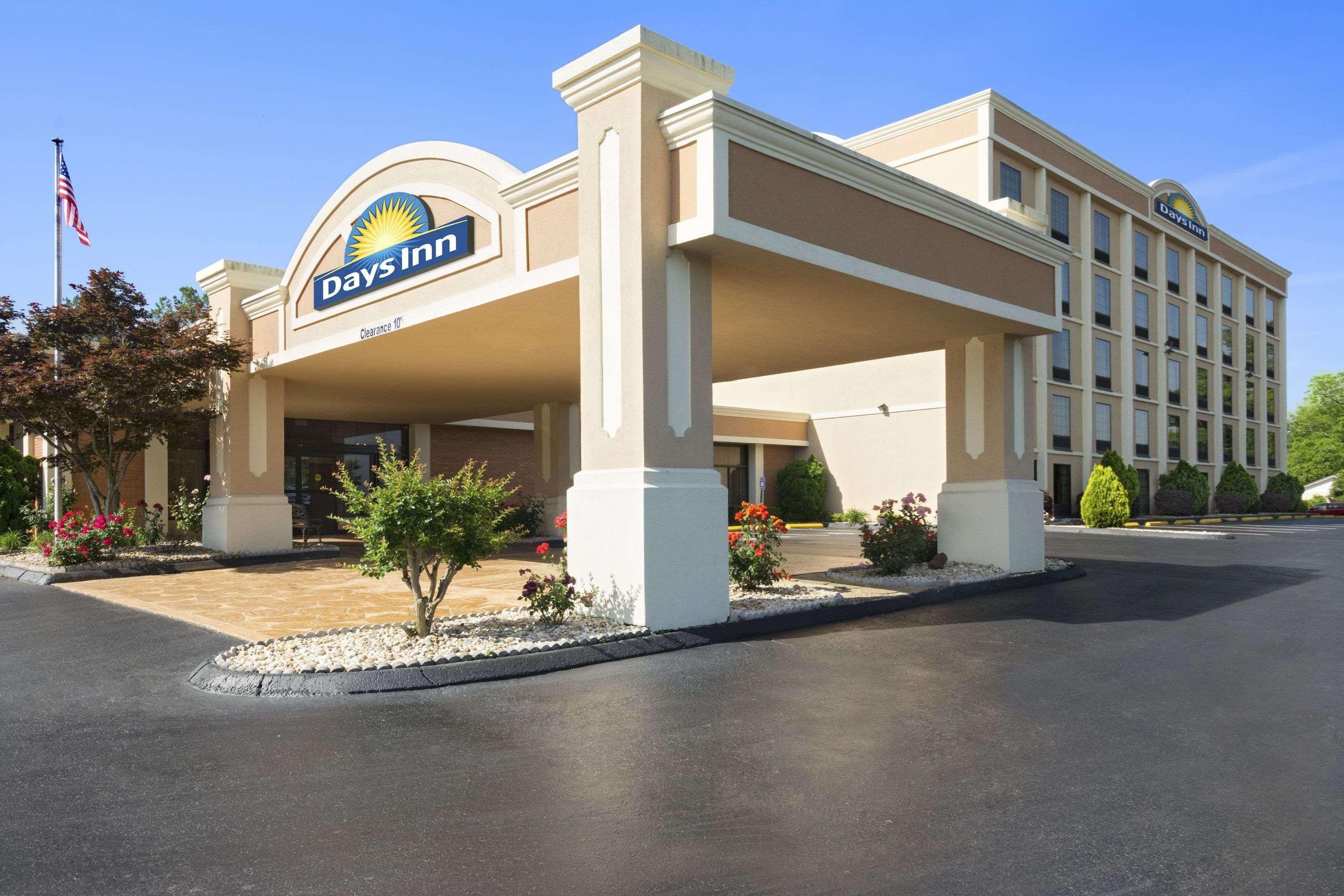 Days Inn By Wyndham Rome Downtown Екстер'єр фото