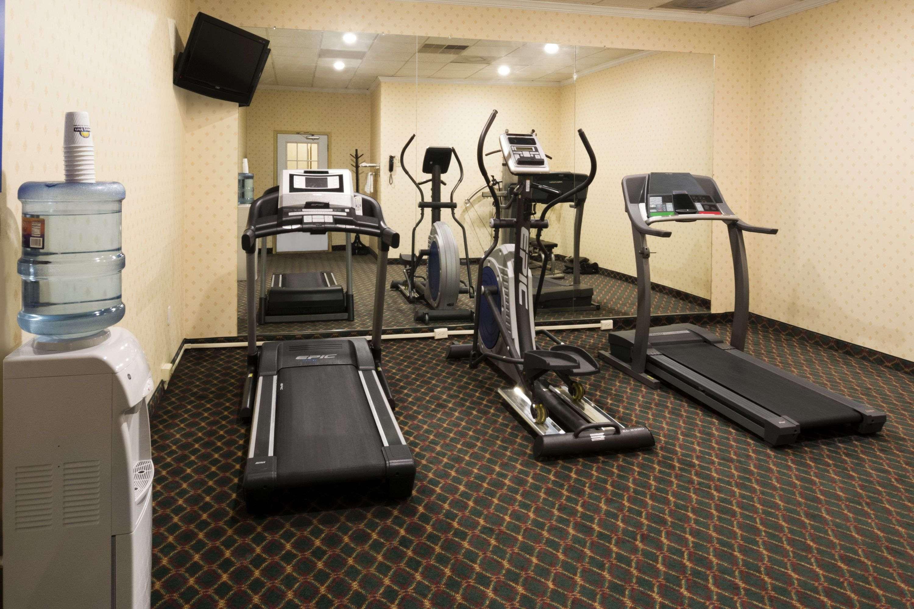 Days Inn By Wyndham Rome Downtown Екстер'єр фото