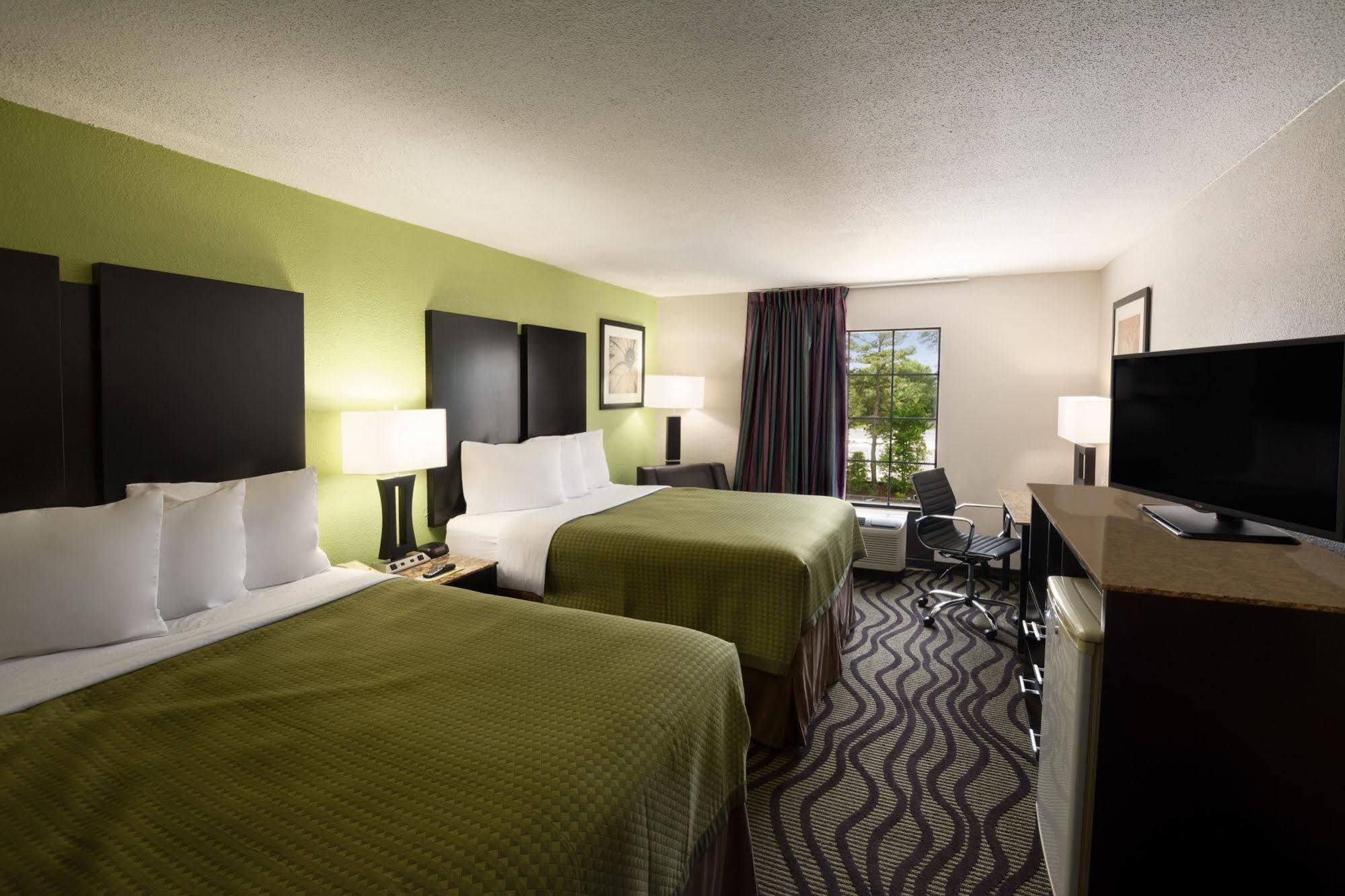 Days Inn By Wyndham Rome Downtown Екстер'єр фото